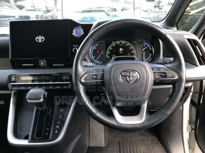 Toyota Noah SZ PKG PEARL COLOR 2023