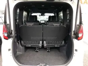 Toyota Noah SZ PKG PEARL COLOR 2023