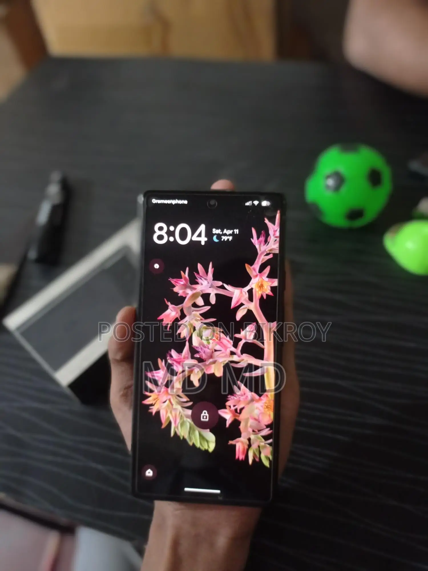 Google Pixel 6 . (Used)
