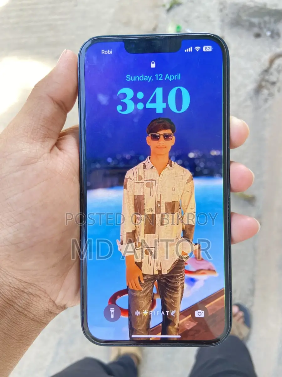 Apple iPhone 13 (Used)