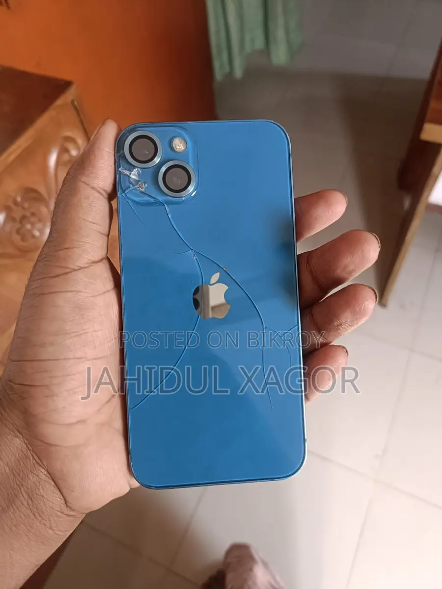 Apple iPhone 13 . (Used)