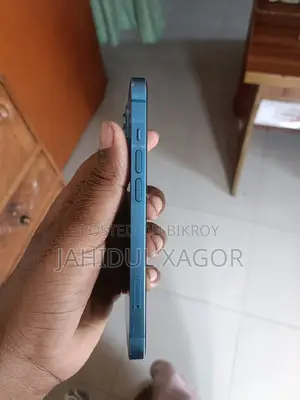 Apple iPhone 13 . (Used)