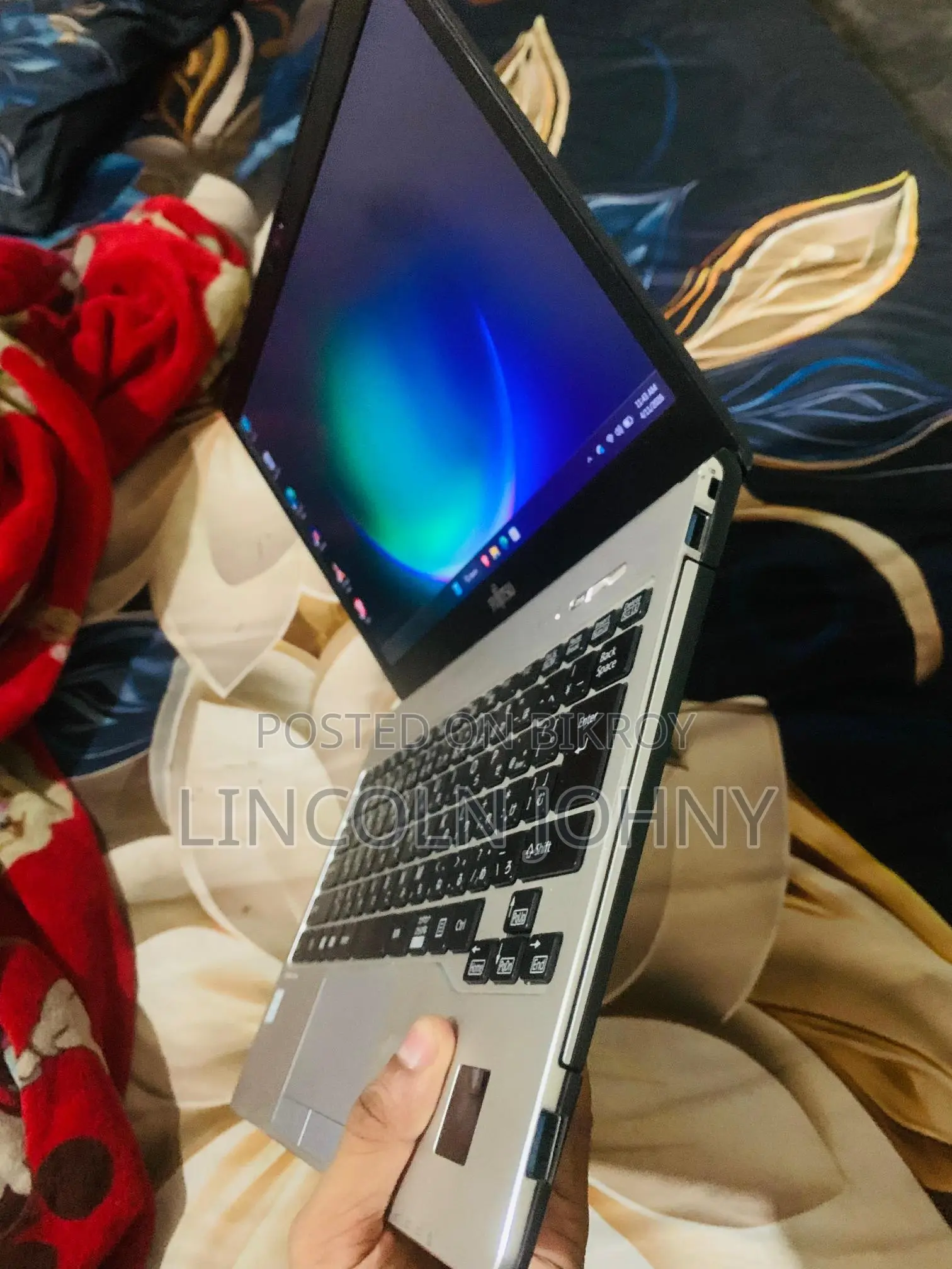 fujitsu laptop sell hobe fresh condition (emergency tk dorkar)