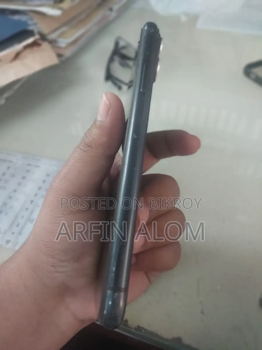 Apple iPhone XR (Used)