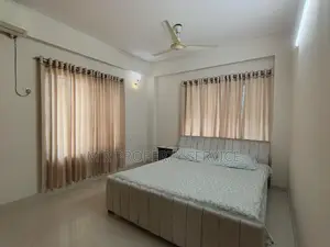 ২২৫০ বর্গফুটের বনানী ফুল ফার্নিশড অ্যাপার্টমেন্ট ভাড়া
