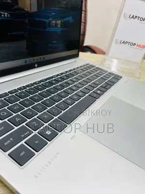 HP EliteBook 860 G11 | CORE ULTRA 7 | 16 GB DDR5 5600 MHz | 512 SSD | 16" Display
