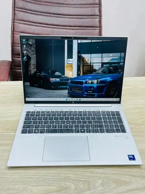 HP EliteBook 860 G11 | CORE ULTRA 7 | 16 GB DDR5 5600 MHz | 512 SSD | 16" Display