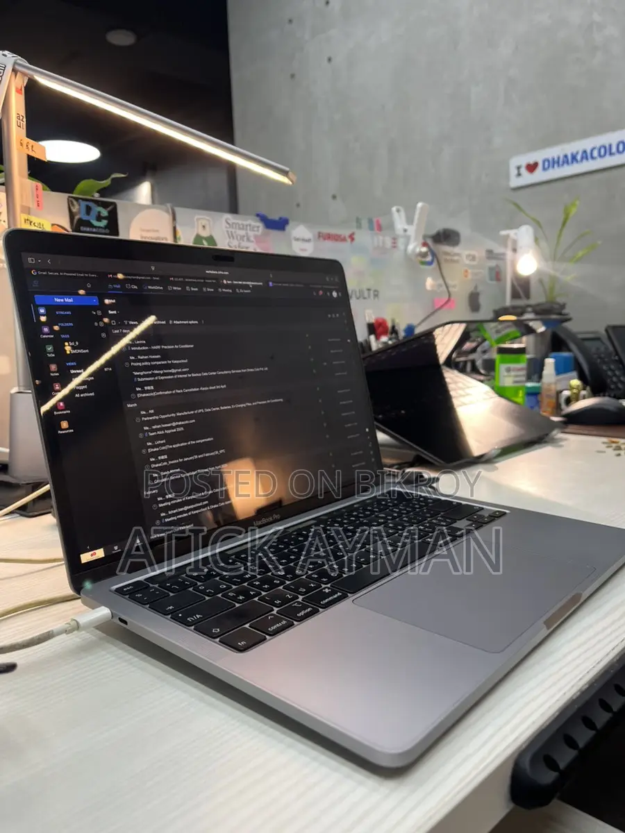 Macbook Pro13 Inch.