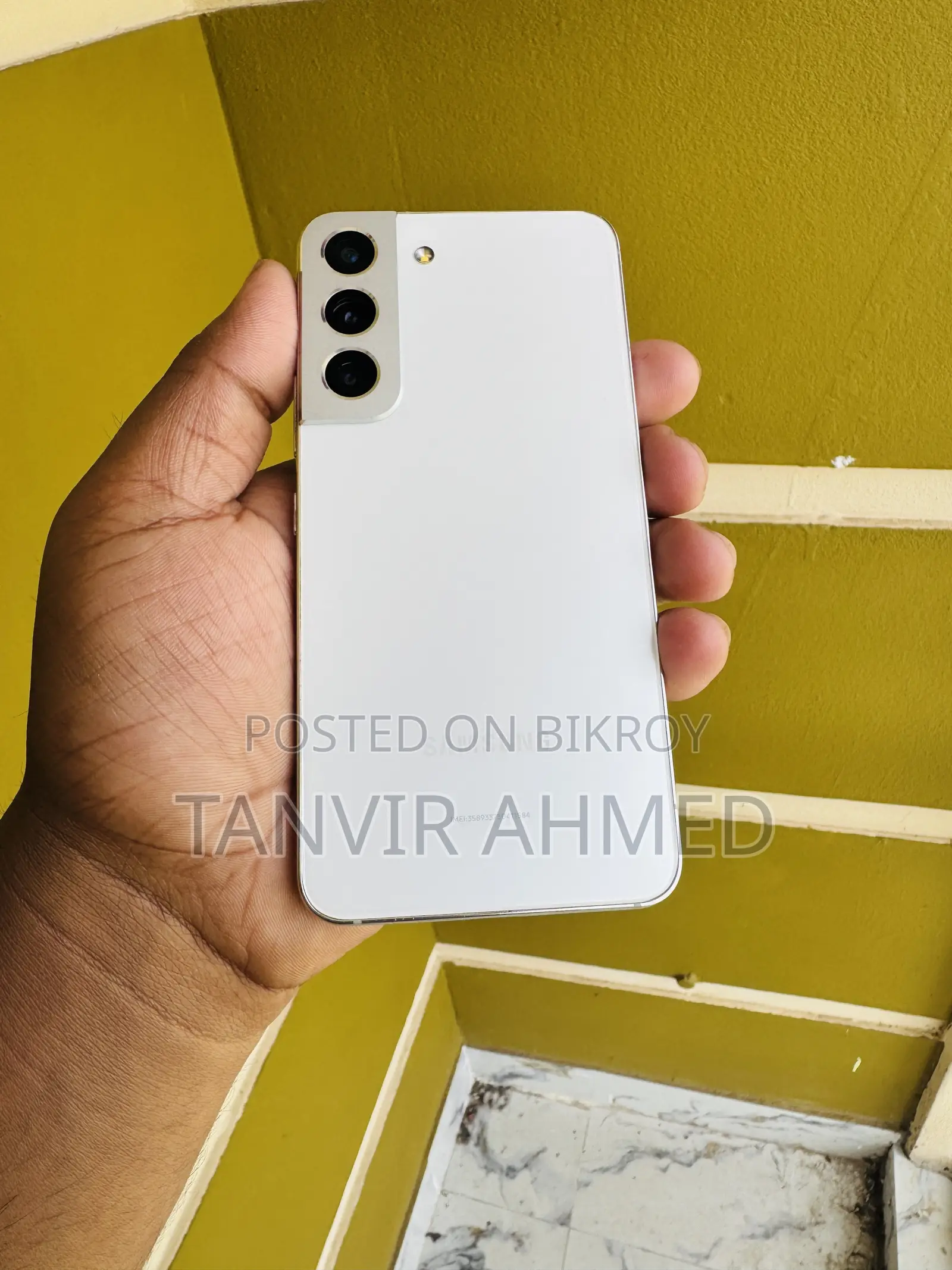 Samsung Galaxy S22 (Used)