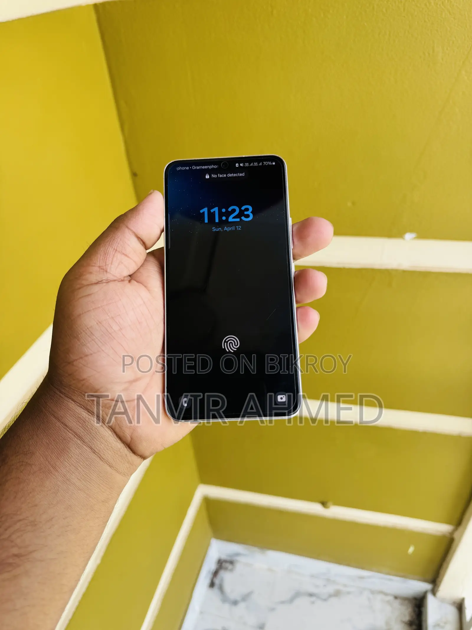 Samsung Galaxy S22 (Used)