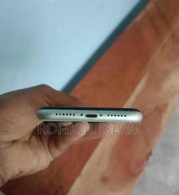 Apple iPhone 11 128GB (Used)