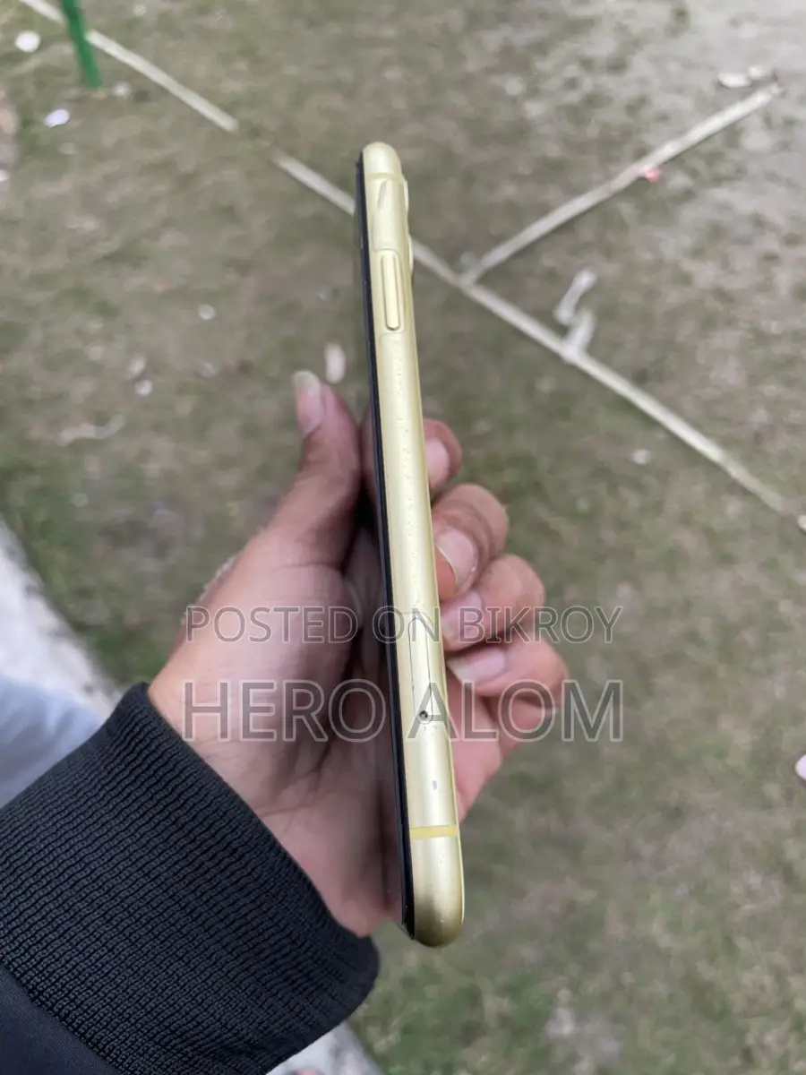 Apple iPhone 11 (Used)