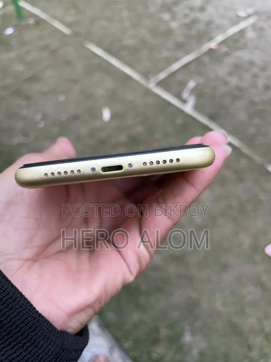 Apple iPhone 11 (Used)