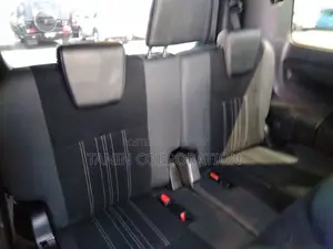Toyota Esquire . 2020