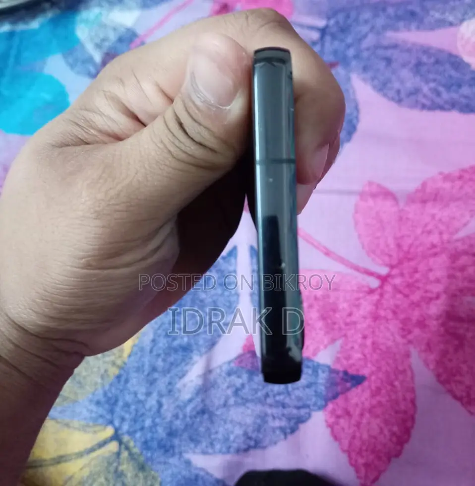 Samsung Galaxy S23 . (Used)