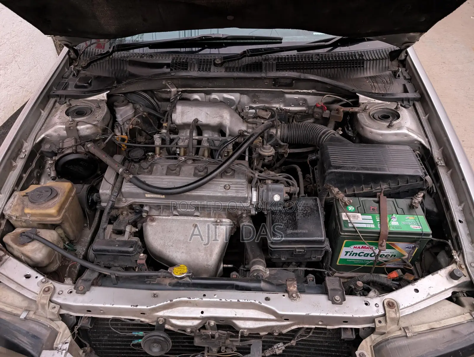 Toyota Corolla . 1996