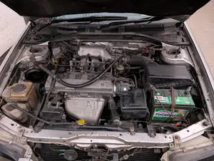 Toyota Corolla . 1996