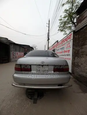 Toyota Corolla . 1996