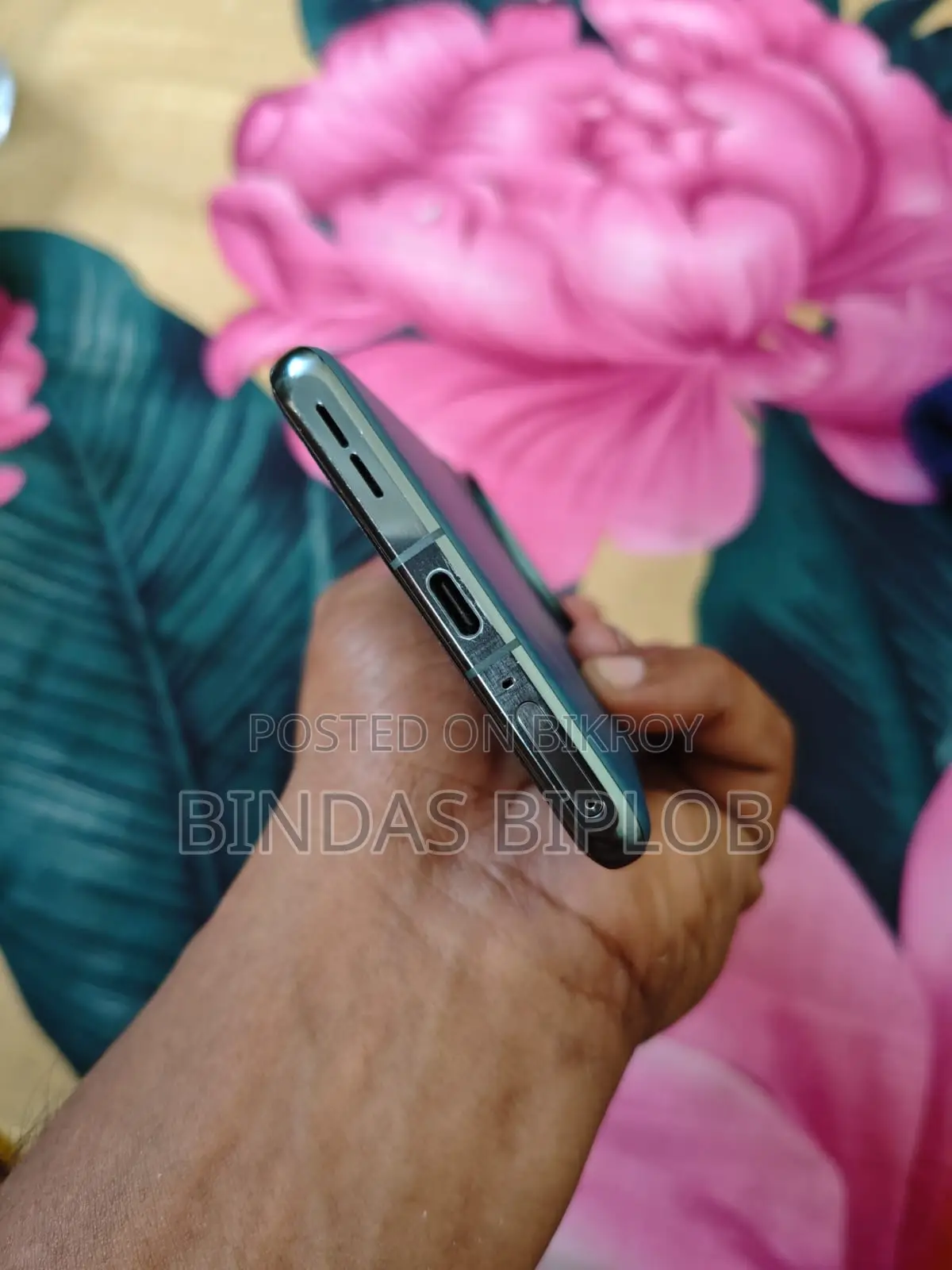 ওয়ানপ্লাস ১২ ১২/২৫৬ (ব্যবহৃত)