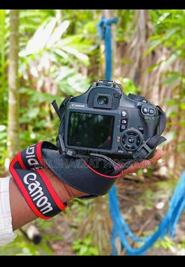 CANON 1100D camera