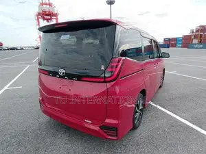 টয়োটা নোয়াহ এস-জেড প্যাকেজ নন-এইচভি ২০২২