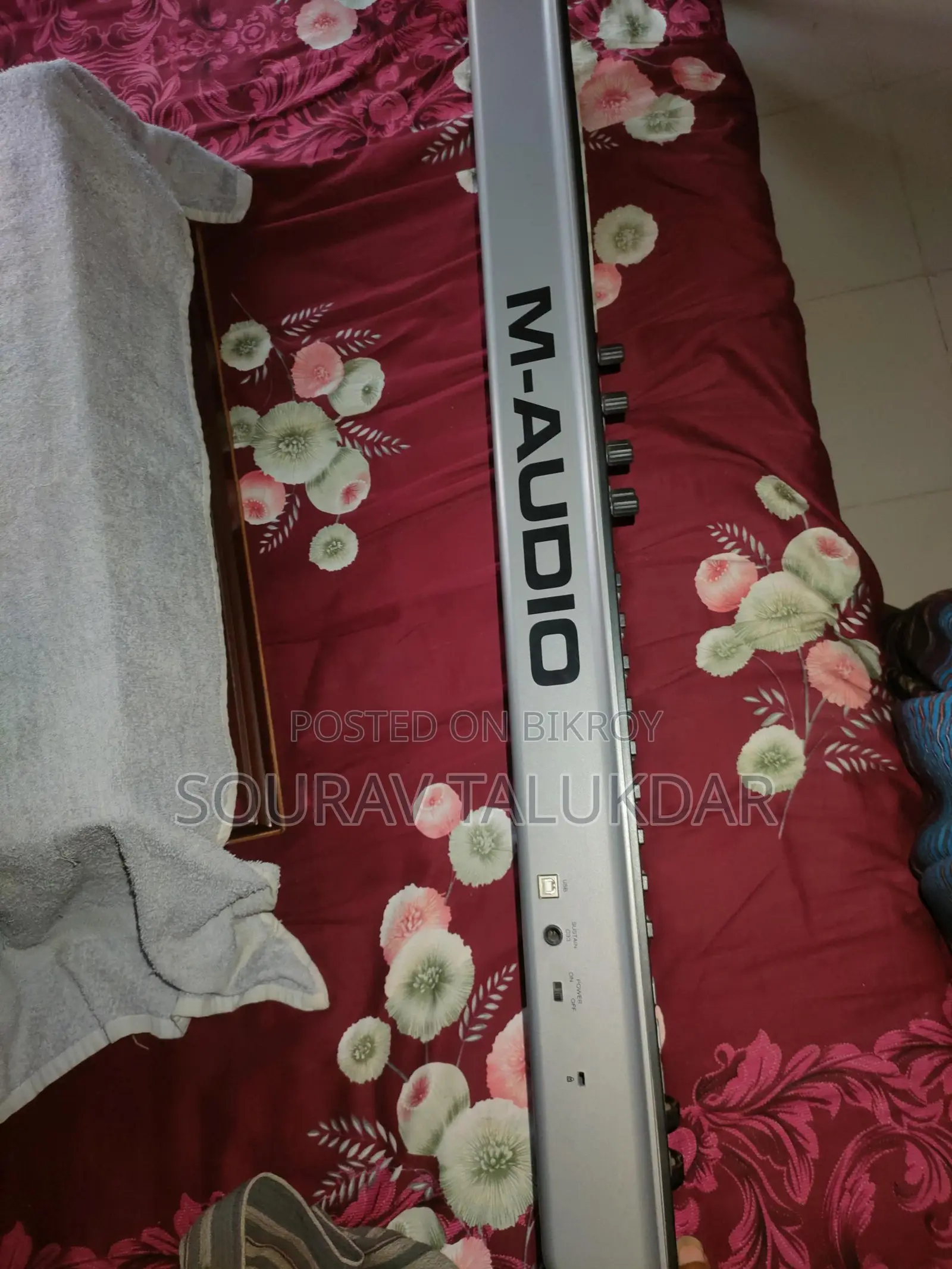 মিডি কিবোর্ড বিক্রয় হবে।