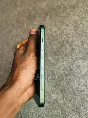 Apple iPhone 13 (128GB) (Used)