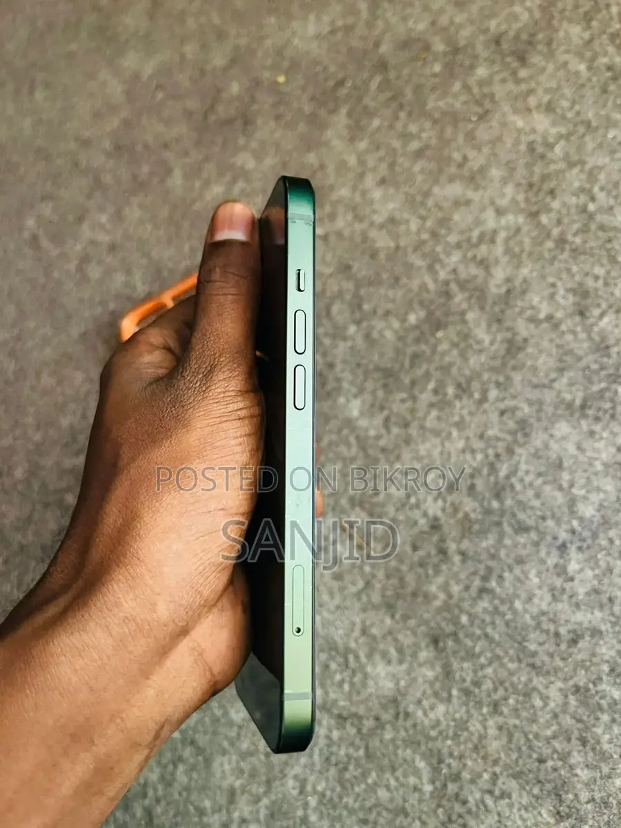 Apple iPhone 13 (128GB) (Used)
