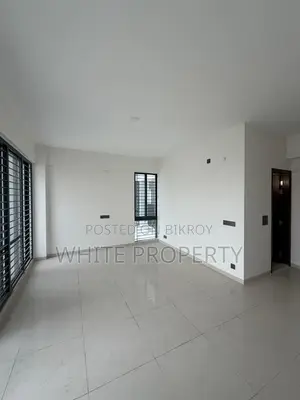 Apartment sale at Bashundhara Block-M, Road 38 Corner plot