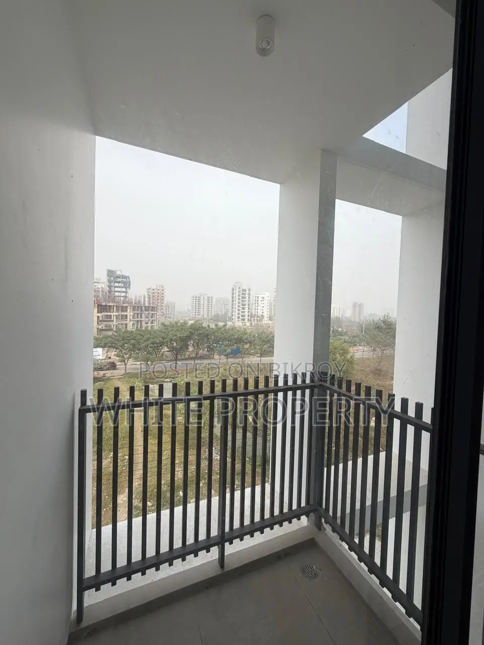 Apartment sale at Bashundhara Block-M, Road 38 Corner plot