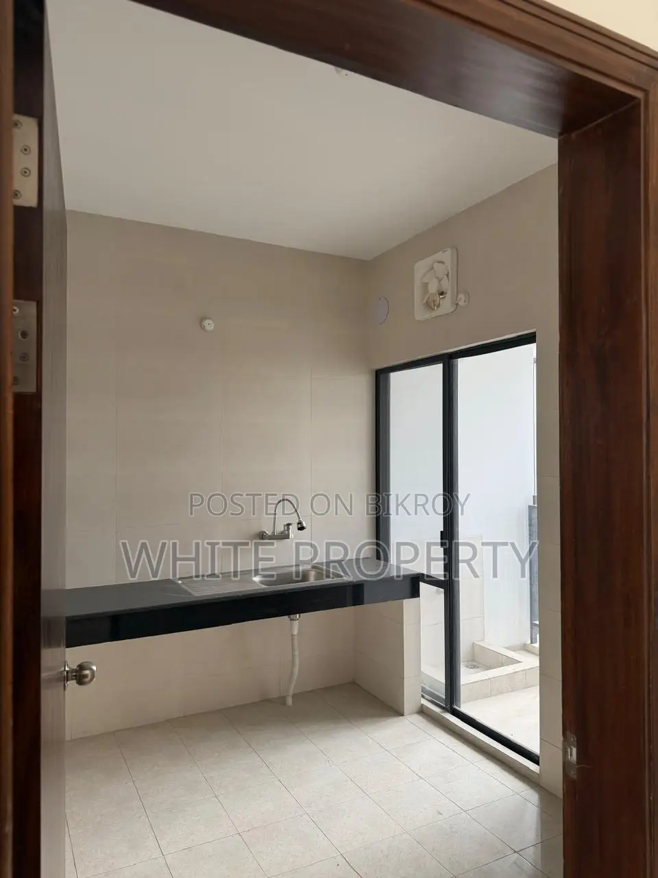 Apartment sale at Bashundhara Block-M, Road 38 Corner plot