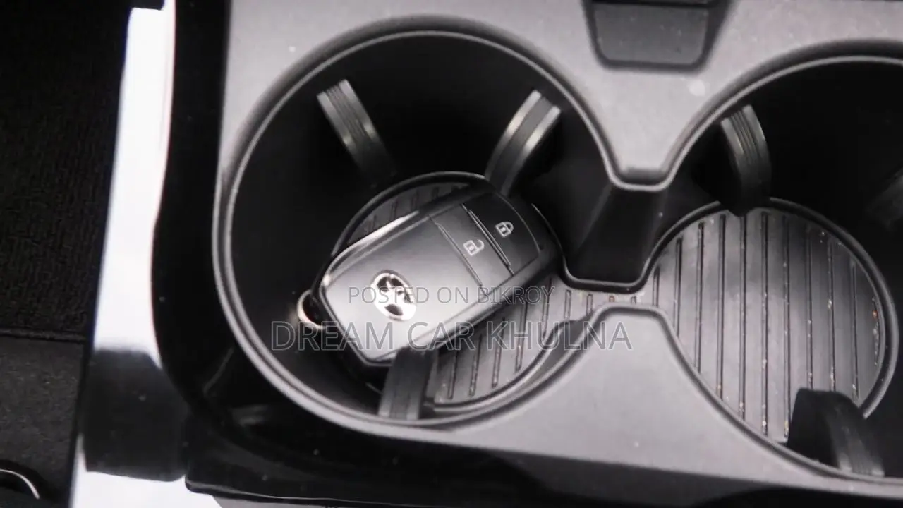 Toyota Prius Massive Gray 2023
