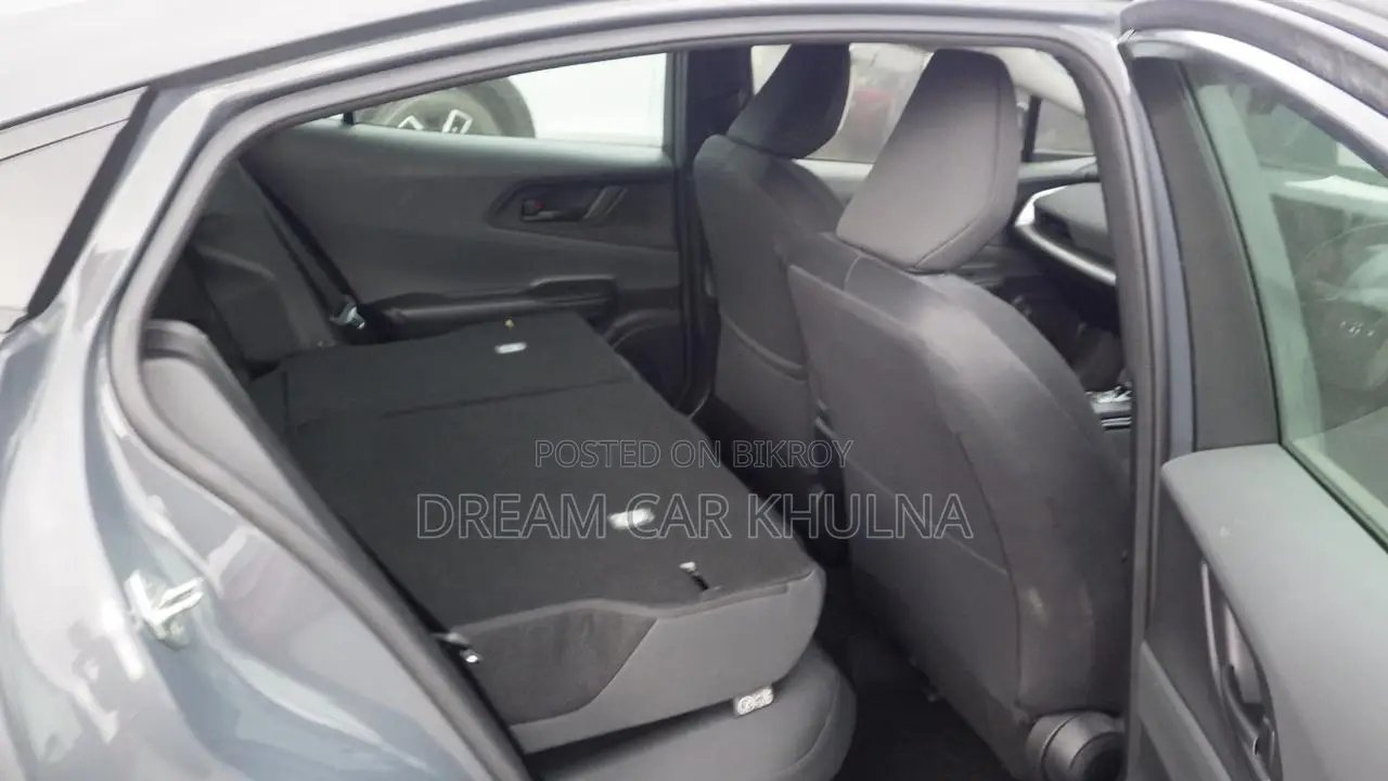 Toyota Prius Massive Gray 2023