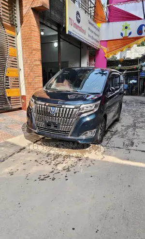 Toyota Esquire GI Premium Hybrid 2020