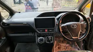 Toyota Esquire GI Premium Hybrid 2020