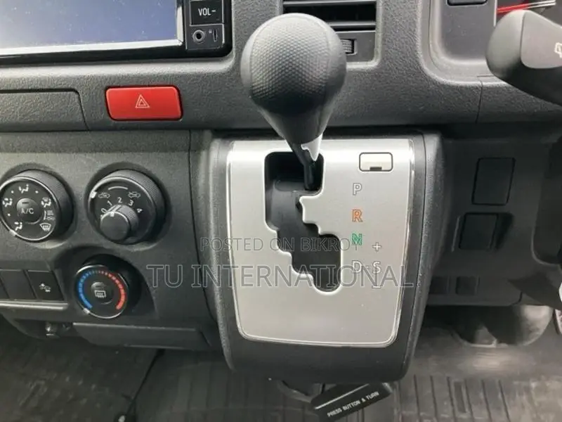Toyota Hiace DX- PACKAGE 2021