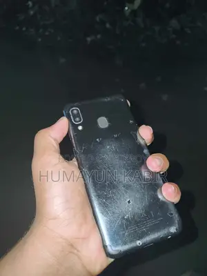 Samsung Galaxy A20 (Used)