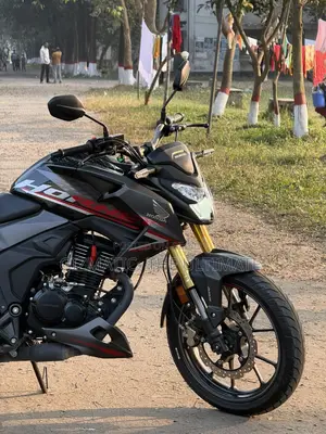 Honda Hornet 2.0 2025