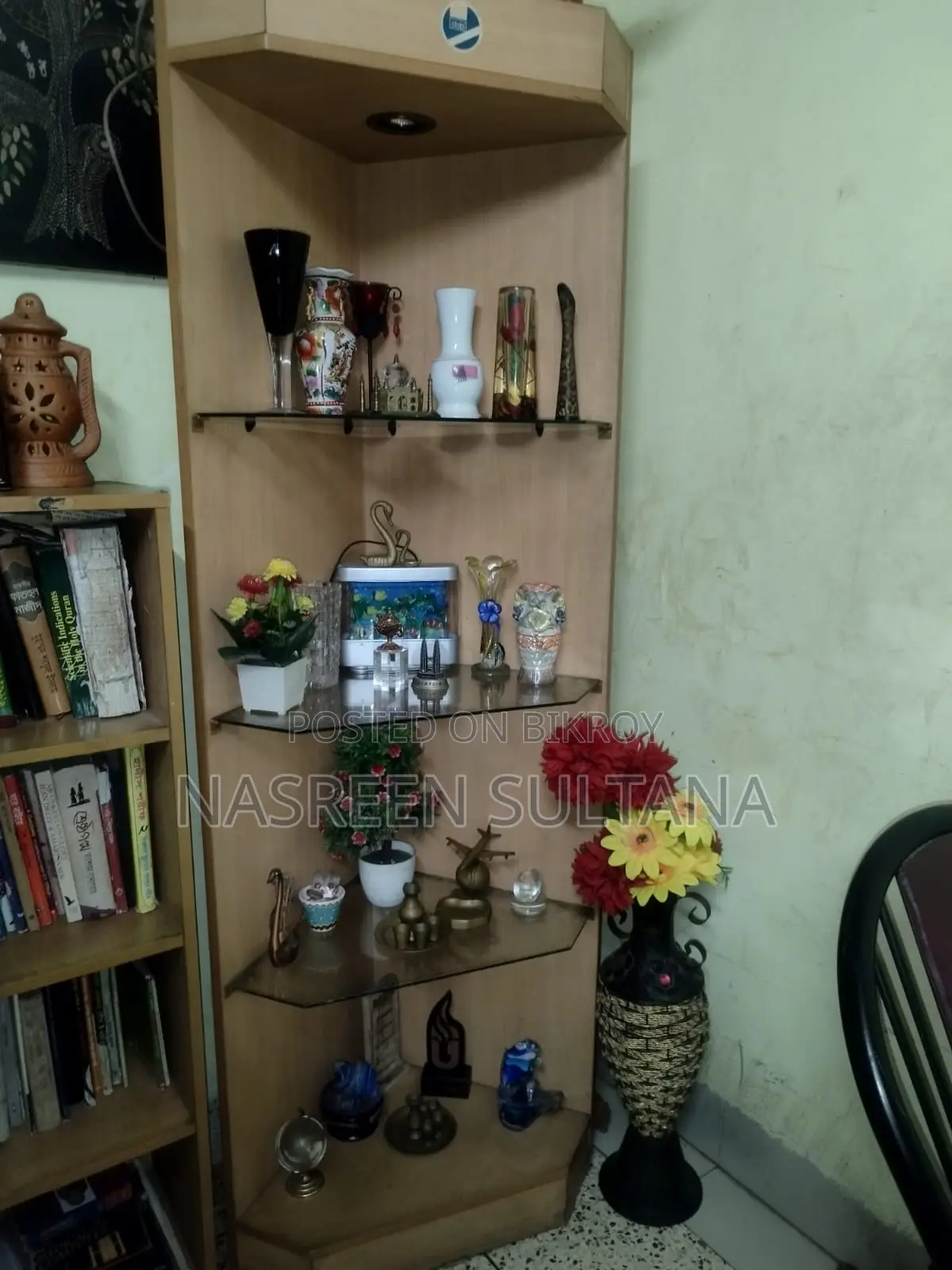 Otobi কর্নার শোকেস
