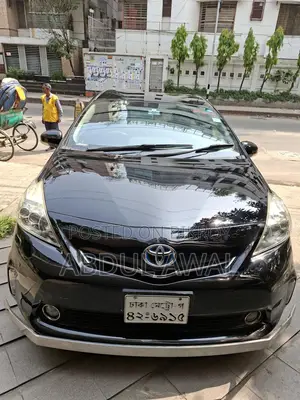 Toyota Prius Alpha 7 Seater 2014
