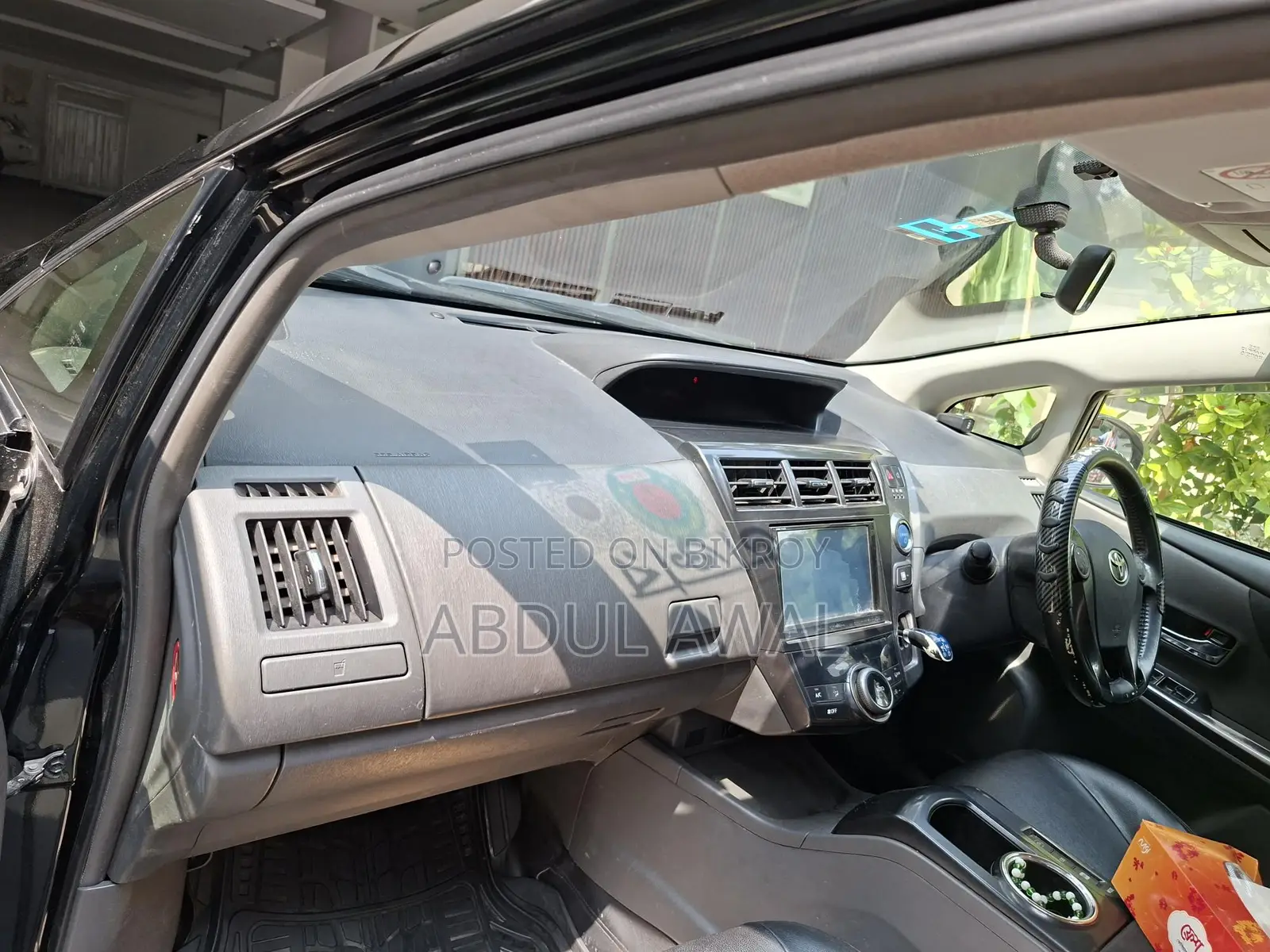 Toyota Prius Alpha 7 Seater 2014