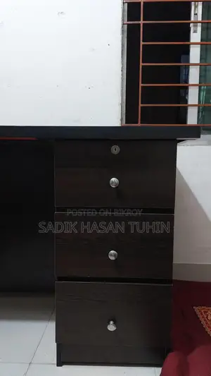 Table & Chair