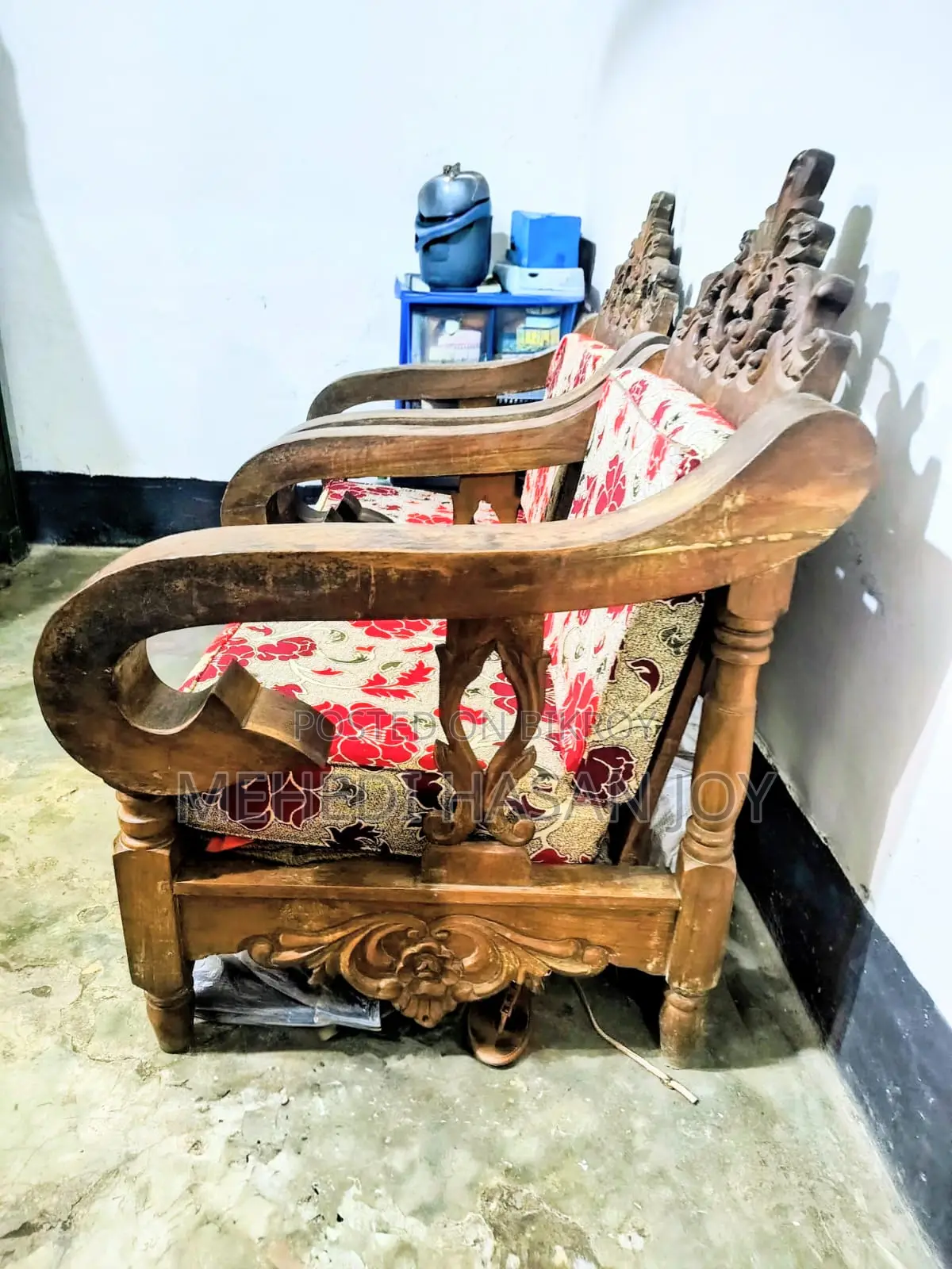 আসল সেগুনের সোফা। অক্ষত।