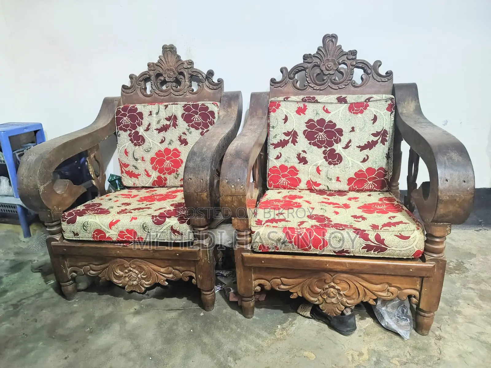 আসল সেগুনের সোফা। অক্ষত।