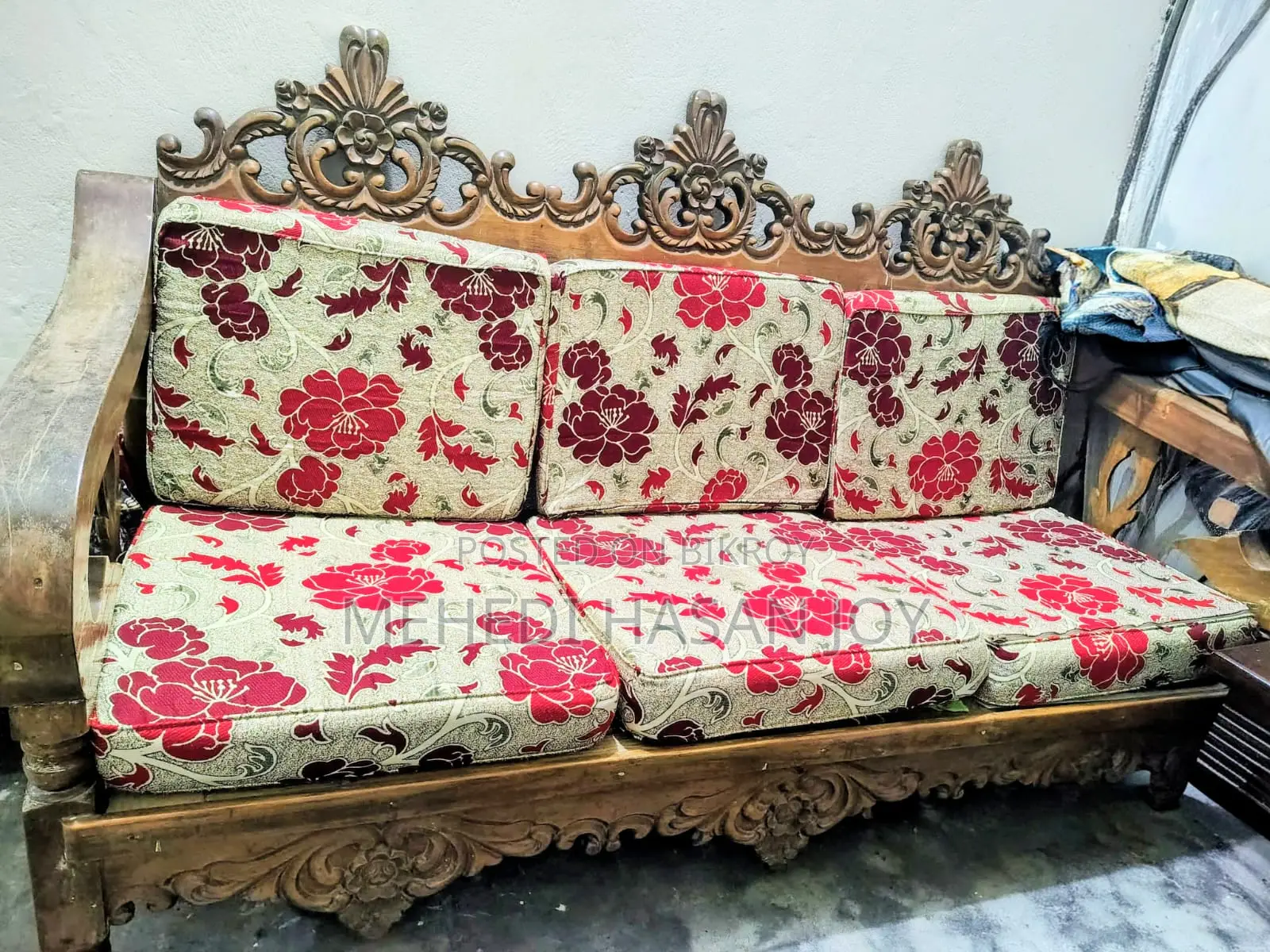 আসল সেগুনের সোফা। অক্ষত।