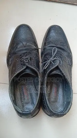 Apex Shoe কম দামে বিক্রি হবে ।