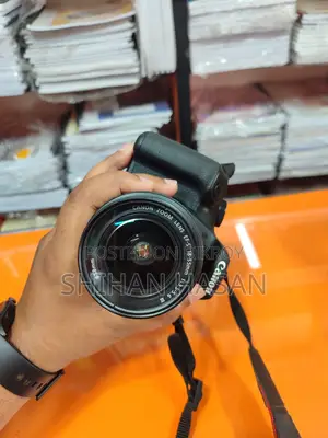 CANON 1500D