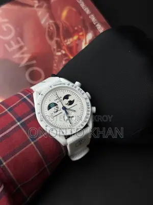 Iconic Omega MoonSwatch. The lightest watch on Earth.