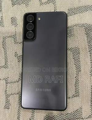 Samsung Galaxy S21 . (Used)