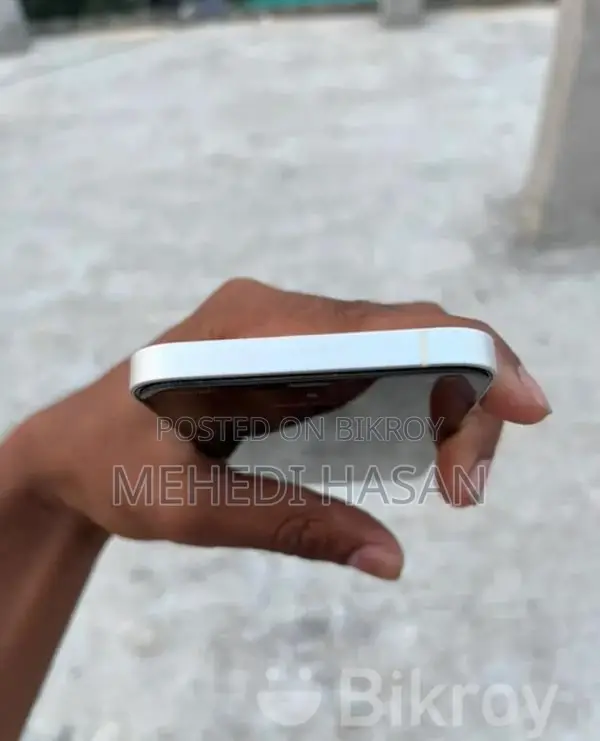 Apple iPhone 12 (Used)